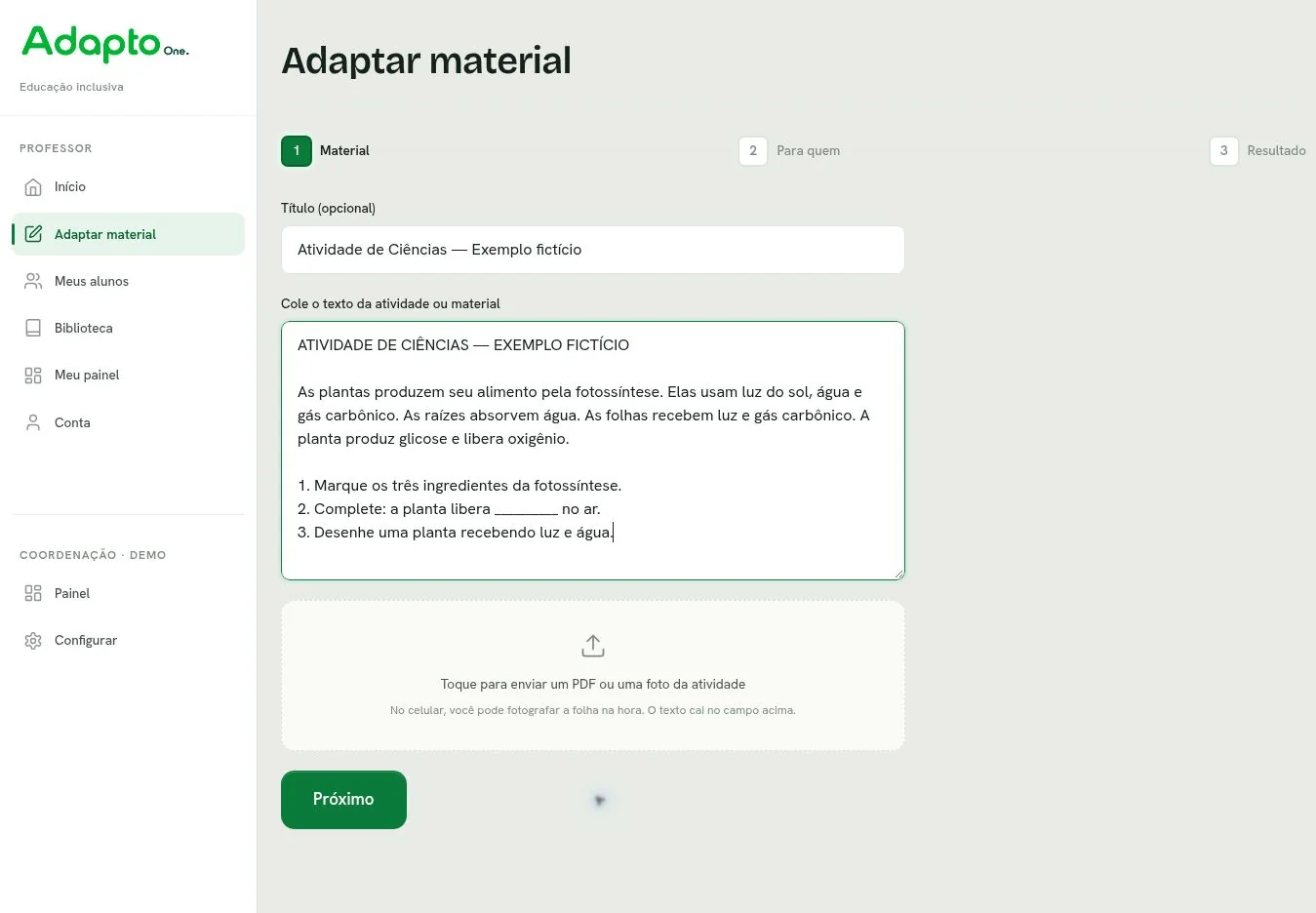 Primeira etapa de Adaptar material no Adapto: título e texto de uma atividade fictícia de Ciências sobre fotossíntese.